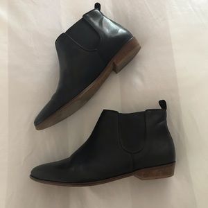 Sezane Chelsea boots